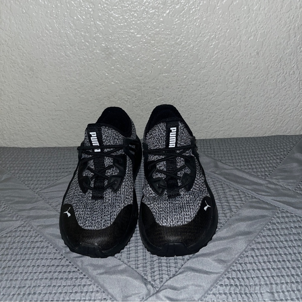 Boy puma running shoes size 11c